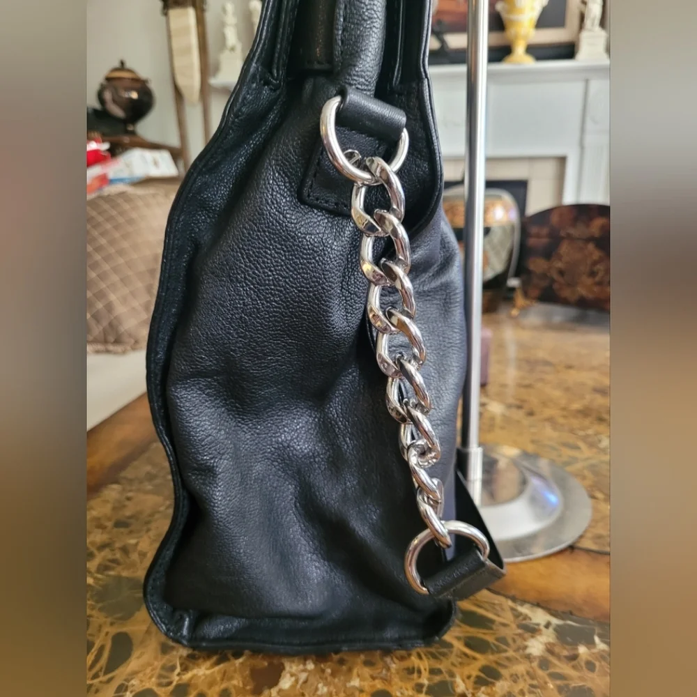 Michael Kors Hamilton Large Black Leather Tote Bag - Picture 4 of 9